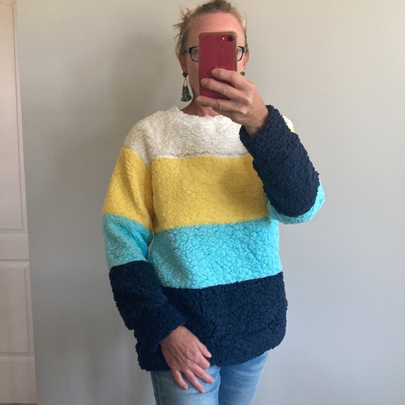 Color Block Long Sleeve Fuzzy Top - Picture 4 of 9